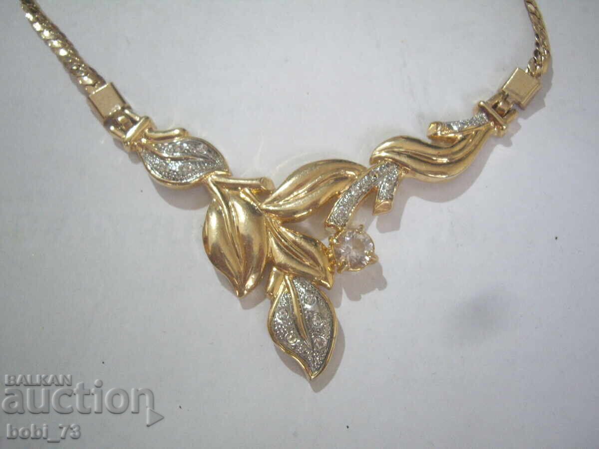 Позлатено колие. с цена 20.00 лв. | € 10.23 Позлатено колие. с цена 20.00 лв. | € 10.23