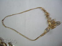 Позлатено колие.