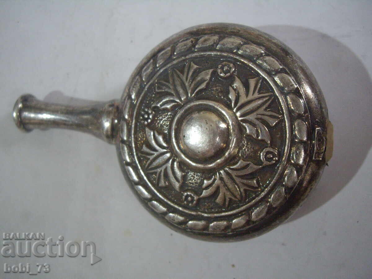 Sticlă veche mică cu preț 50.00 BGN | € 25.56 Sticlă veche mică cu preț 50.00 BGN | € 25.56