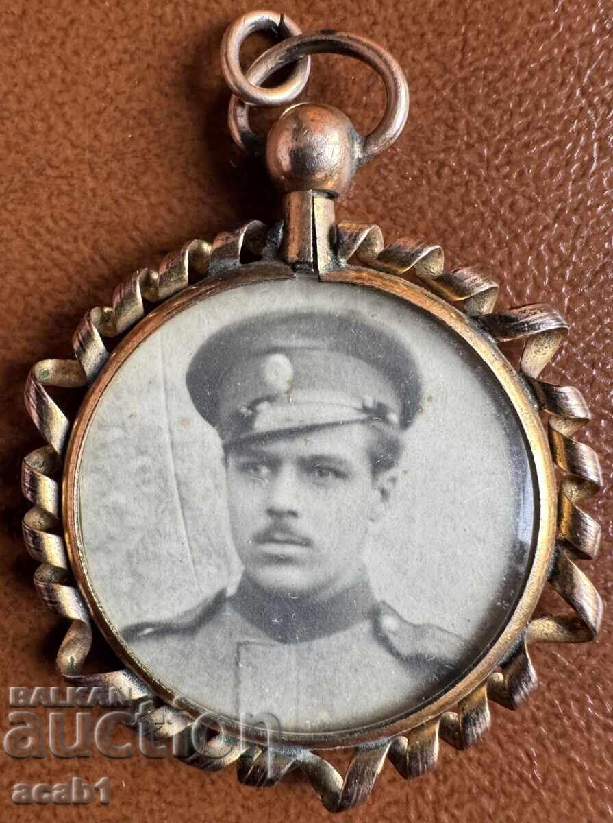 Medalion cu fotografii Primul Război Mondial Militar și Doamnă Medalion cu fotografii Primul Război Mondial Militar și Doamnă