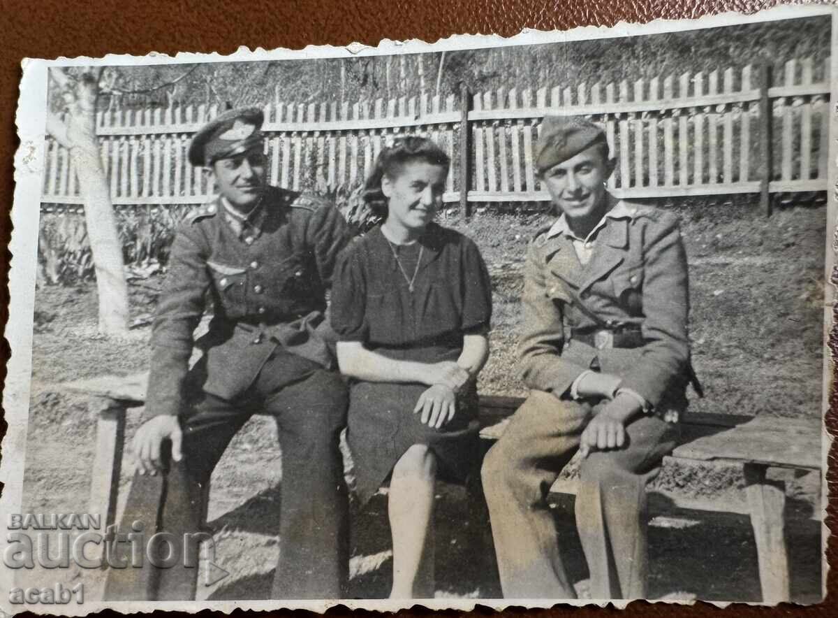 Shield-Bearer Flyer and Lady