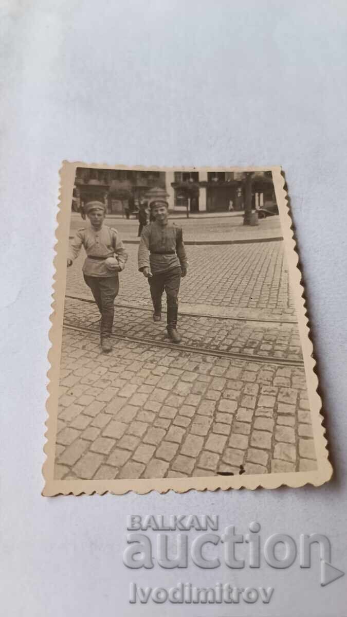 Fotografie Sofia Doi ofițeri pe stradă