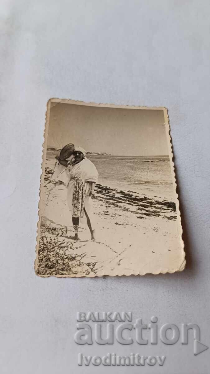 Photo Tuzla Man on the beach 1958