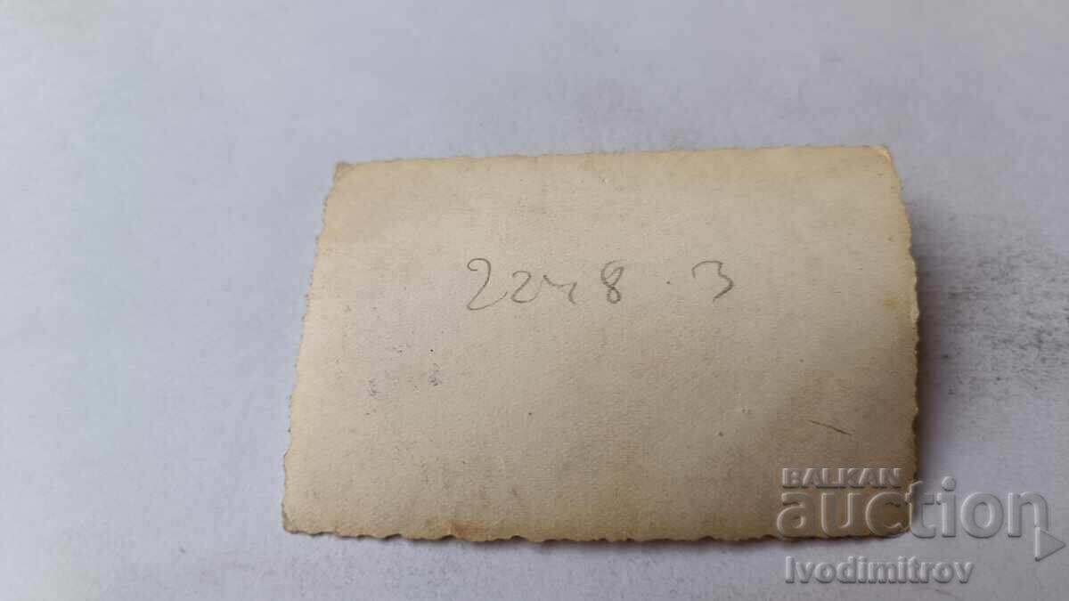 Foto Omul pe plajă cu preț 1.85 BGN | € 0.95