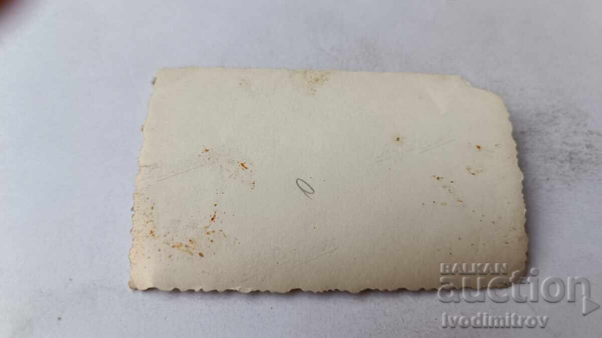 Снимка Млади мъже на пристана с цена 2.45 лв. | € 1.25