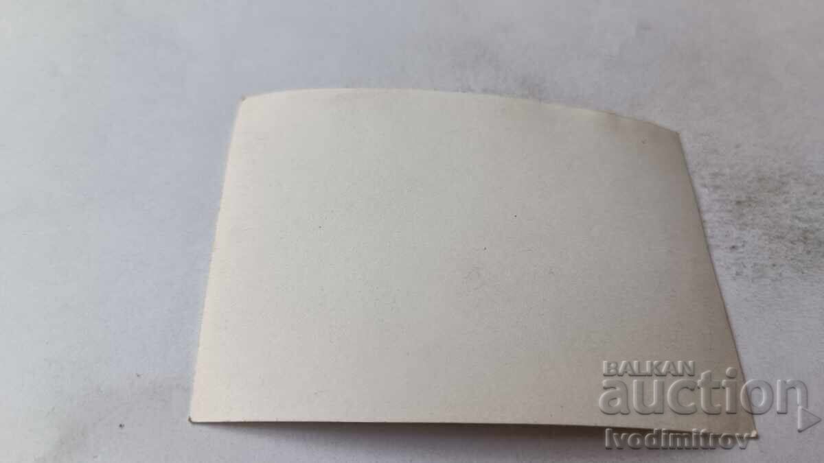 Φωτογραφία Κοριτσάκι στην παραλία με τιμή 1.75 BGN | € 0.89 Φωτογραφία Κοριτσάκι στην παραλία με τιμή 1.75 BGN | € 0.89