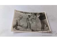 Φωτογραφία Κοριτσάκι στην παραλία