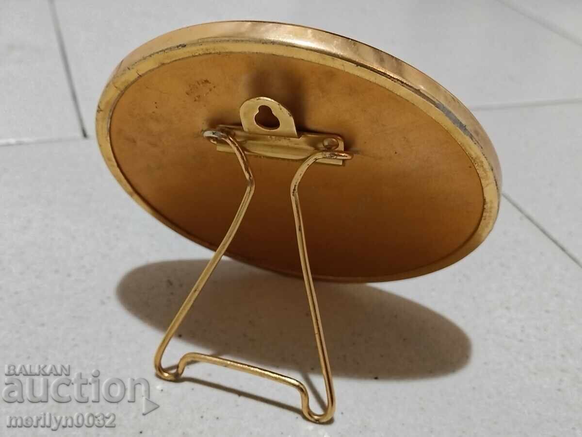 Delivery of Metal relief image of the leader Lenin, plaque figure