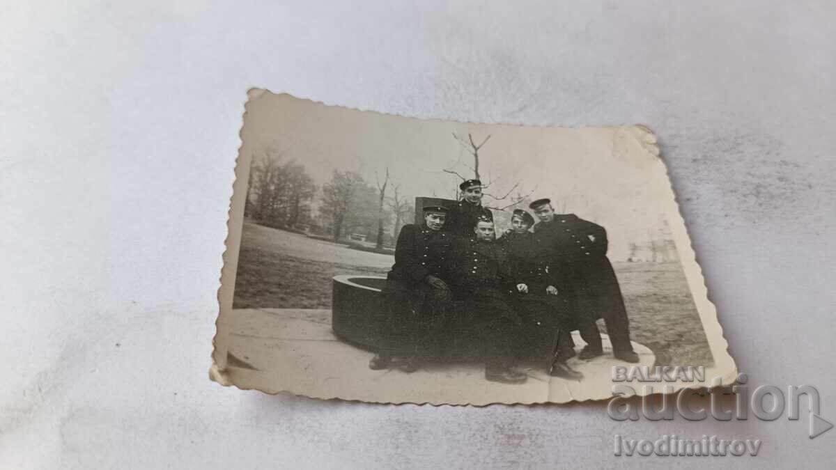 Photo Sofia Five Young People in Borisova Garden 1939