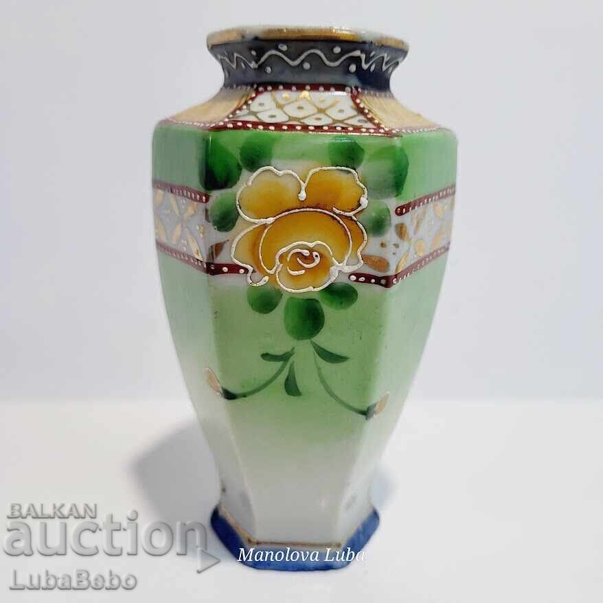 Δημοπρασία Χειροποίητο ιαπωνικό πορσελάνινο βάζο, τεχνική Moriage