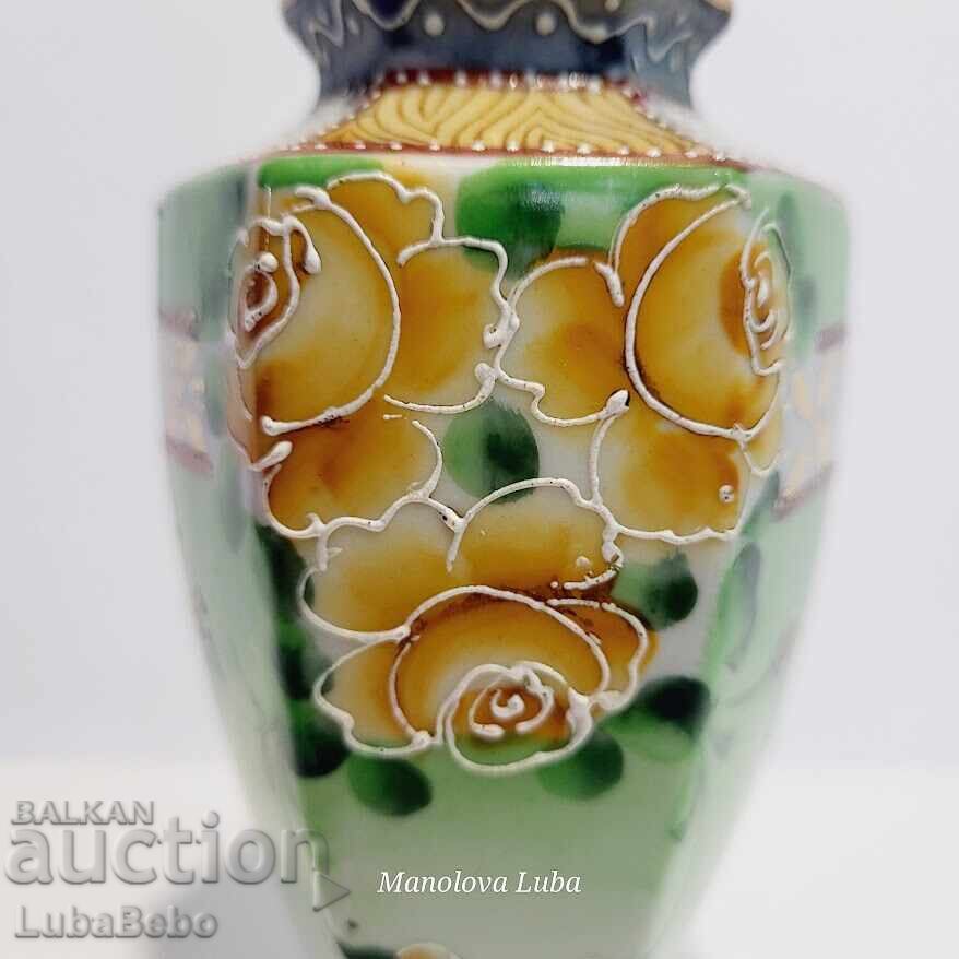 Παράδοση Χειροποίητο ιαπωνικό πορσελάνινο βάζο, τεχνική Moriage