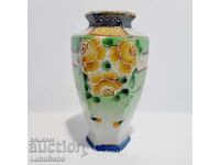 Vază japoneză din porțelan pictată manual, tehnica Moriage