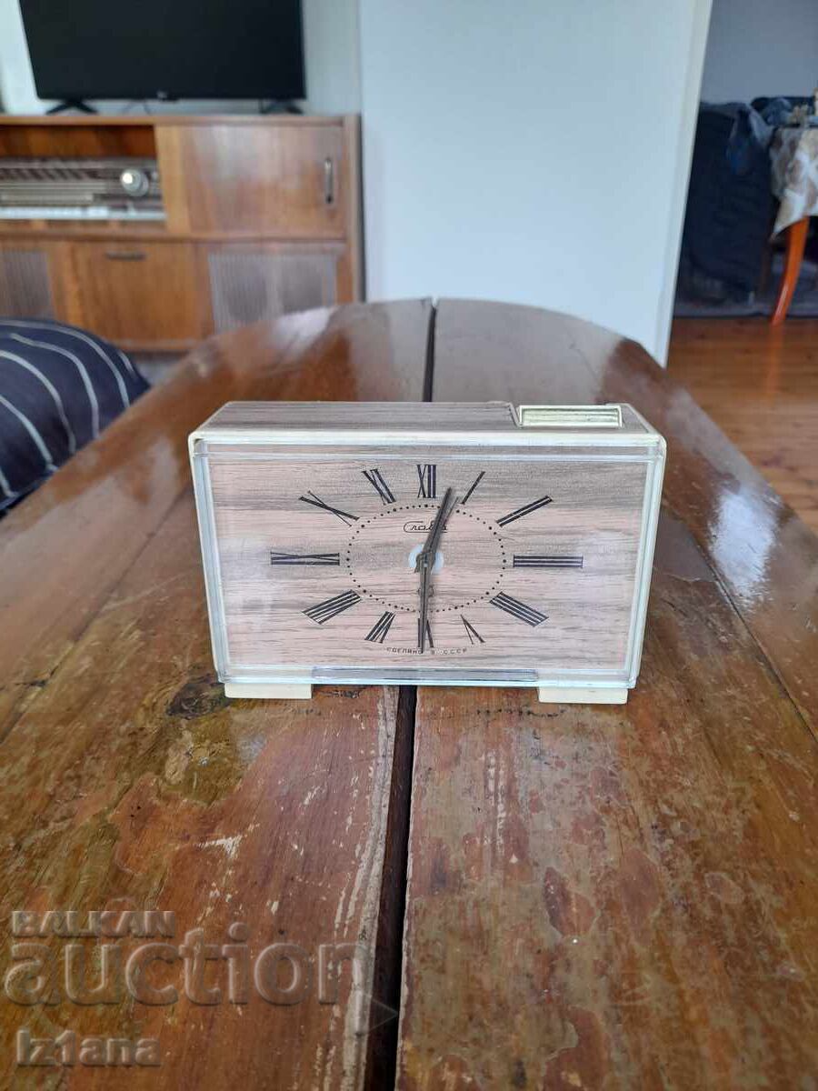 Ceas de birou, ceas deşteptător SLAVA, SLAVA