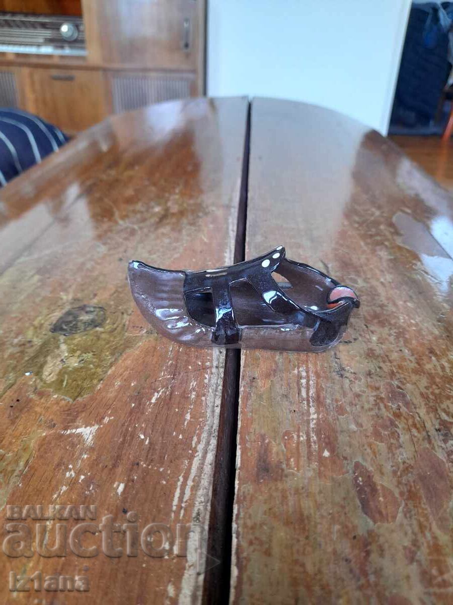 Παλαιό κεραμικό σταχτοδοχείο