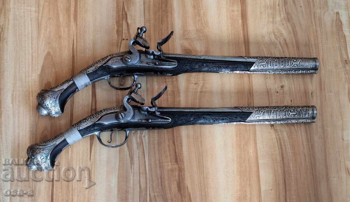 A pair of shotgun revolver pistols with price 9000.00 BGN | € 4601.63