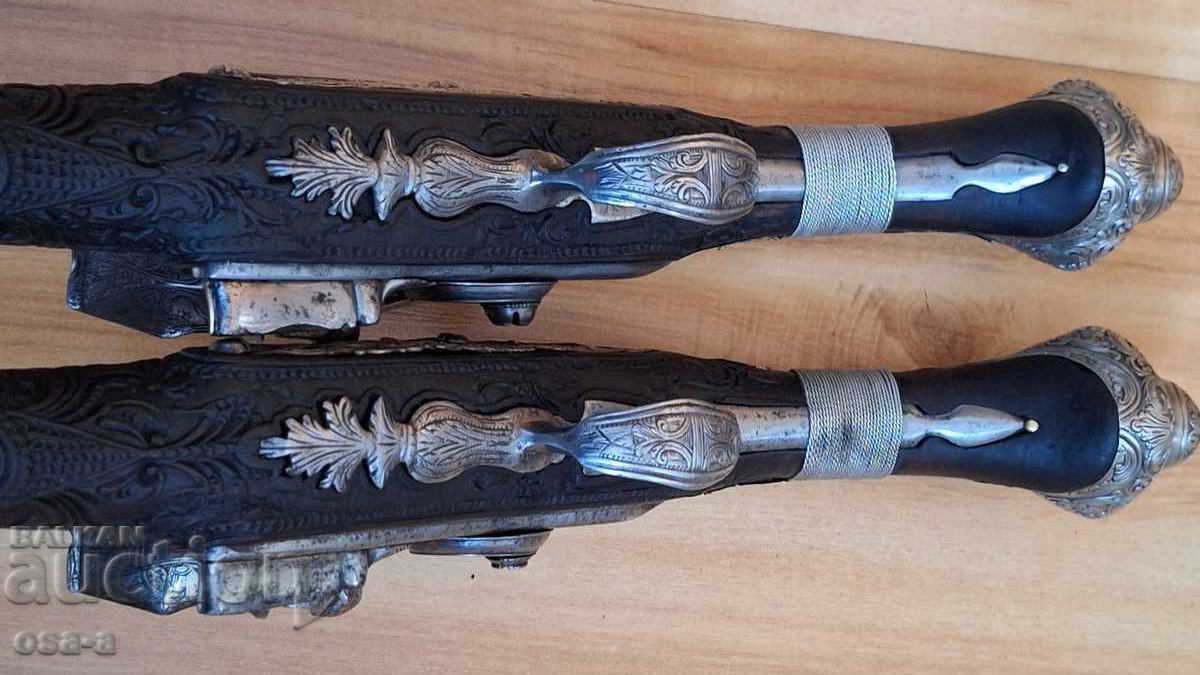 A pair of shotgun revolver pistols - 7