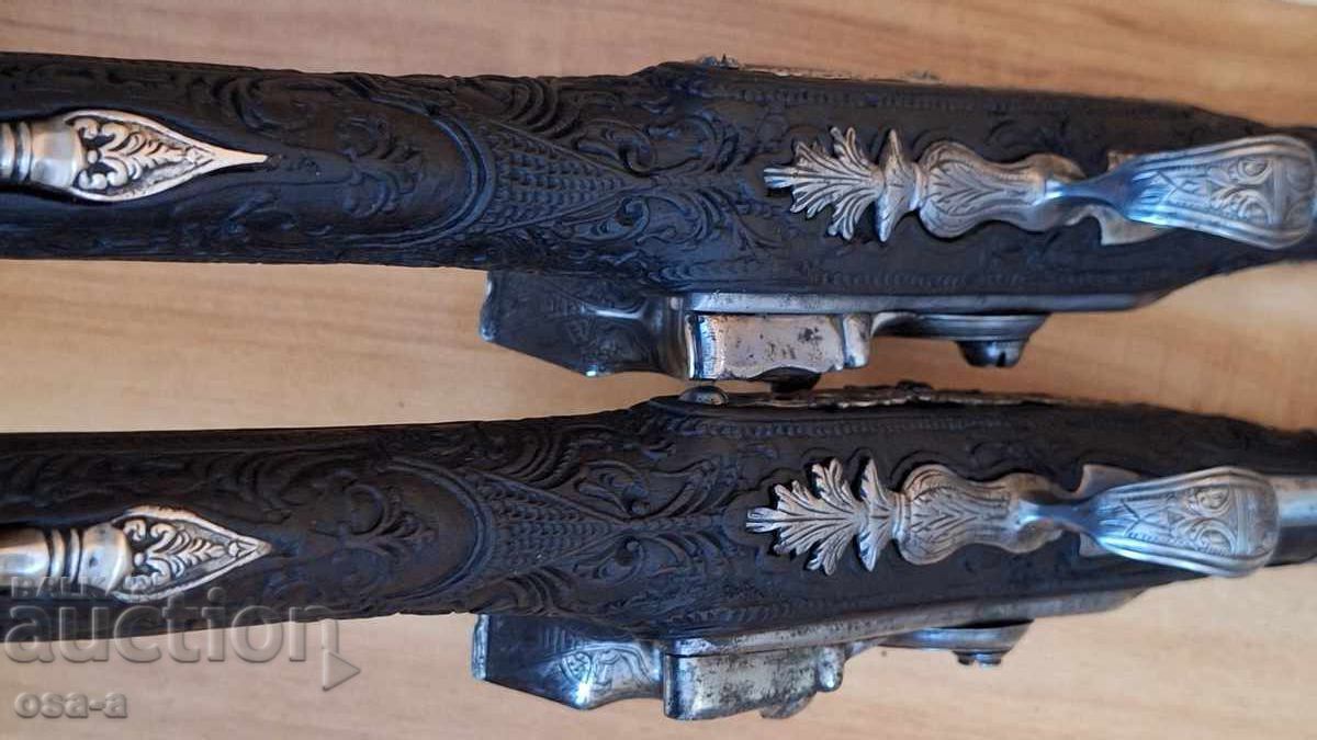 A pair of shotgun revolver pistols - 8