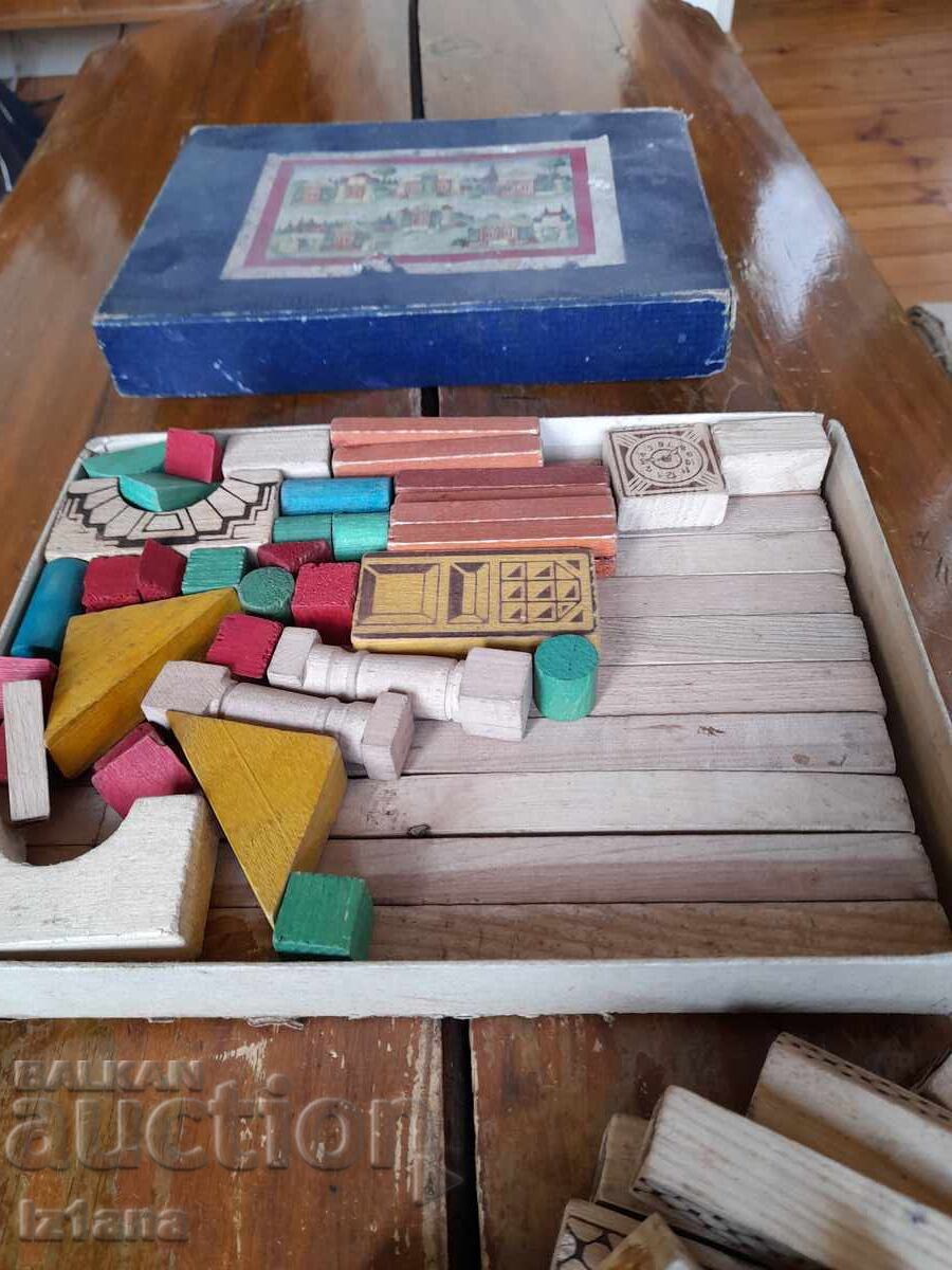 Παράδοση Παλιός παιδικός ξύλινος κατασκευαστής