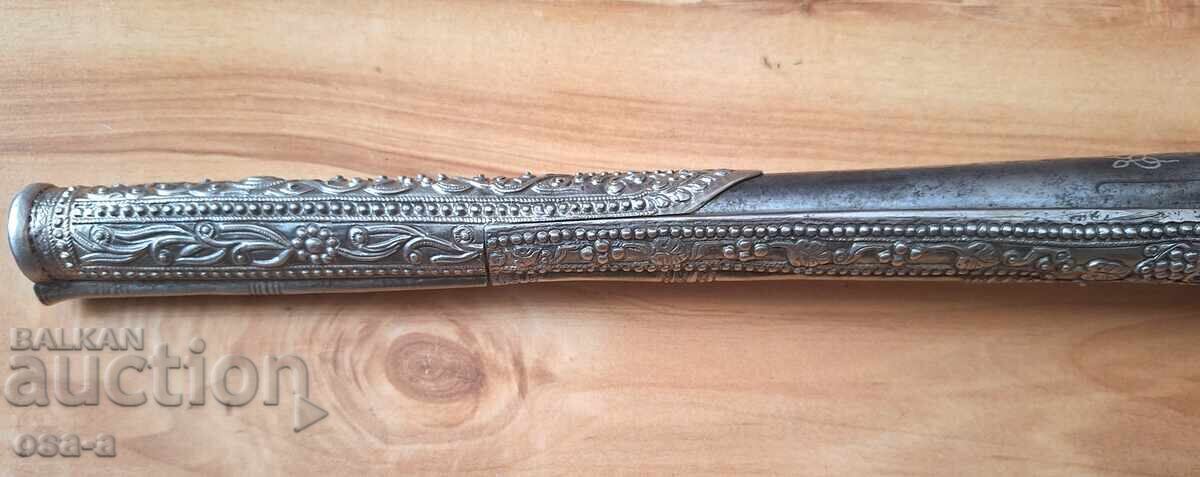 A pistol, a rifle, a revolver - 10