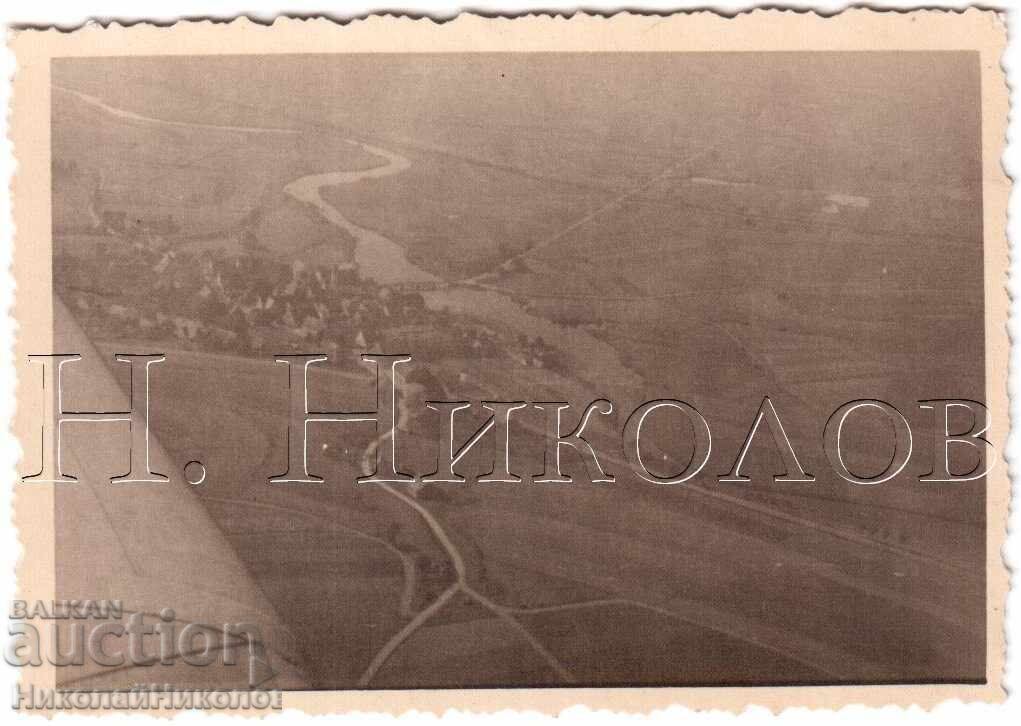 ΜΙΚΡΗ ΠΑΛΙΑ ΦΩΤΟΓΡΑΦΙΑ ΑΠΟ ΠΙΛΟΤΟ ΣΤΡΑΤΙΩΤΙΚΟΥ ΑΕΡΟΣΚΑΦΟΥΣ ΤΟΡΟΜΑΝΟΦ Δ826