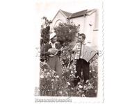 ΜΙΚΡΗ ΠΑΛΙΑ ΦΩΤΟΓΡΑΦΙΑ ΝΤΟΥΕΤΟ ΜΑΝΤΟΛΙΝΟ ΚΑΙ ΑΚΟΡΝΤΕΟΝ Δ833