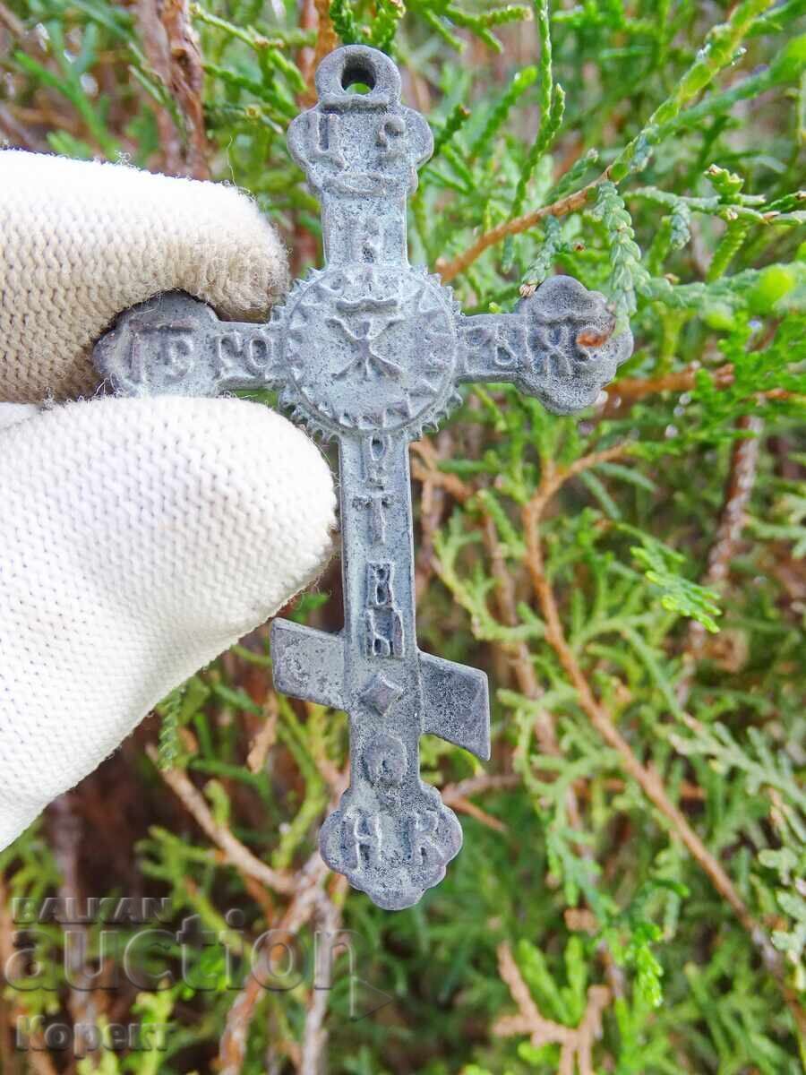 Crucea georgiană rusă de bronz veche