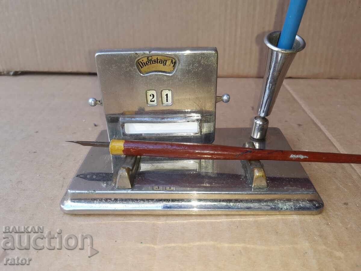 Παλαιός μεταλλικός επιτραπέζιος ημεροδείκτης, ημερολόγιο Γερμανίας DRGM με τιμή 43.99 BGN | € 22.49