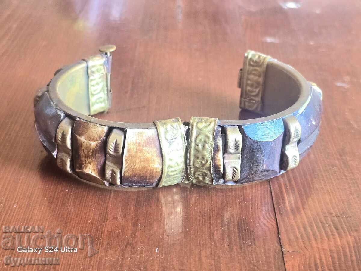 СТАРА МАСИВНА ГРИВНА ПЕРФЕКТНО СЪСТОЯНИЕ БЗЦ. ПУСКАМ НАД 100 - 5 СТАРА МАСИВНА ГРИВНА ПЕРФЕКТНО СЪСТОЯНИЕ БЗЦ. ПУСКАМ НАД 100 - 5