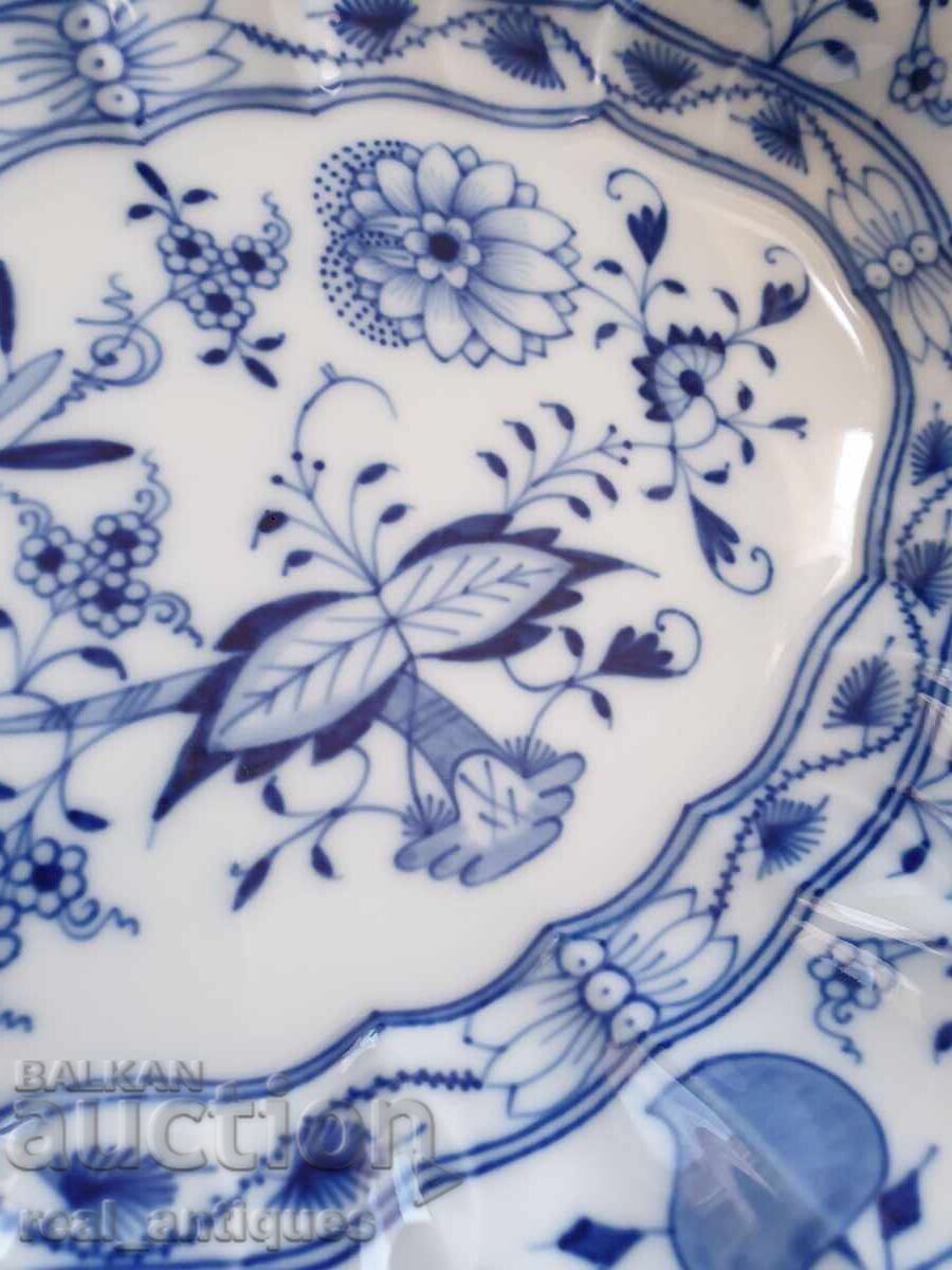 Auction Meissen porcelain plate Auction Meissen porcelain plate