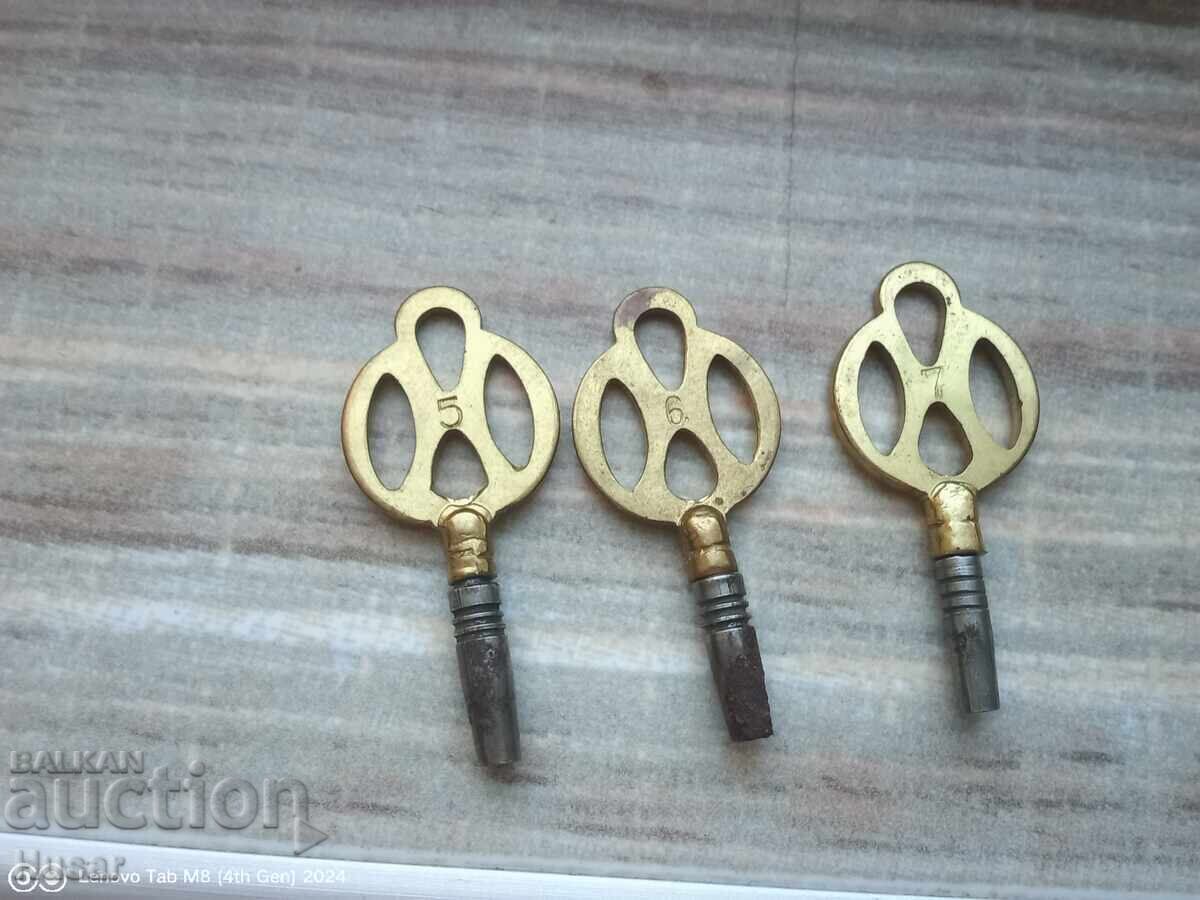 Trei cheițe pentru ceasuri de buzunar, marcaj 5, 6, 7 cu preț 33.32 BGN | € 17.04 Trei cheițe pentru ceasuri de buzunar, marcaj 5, 6, 7 cu preț 33.32 BGN | € 17.04