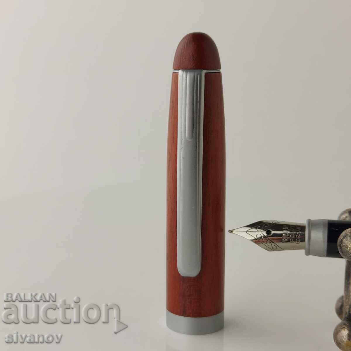Interesant stilou vechi din lemn #5824 cu preț 24.99 BGN | € 12.78