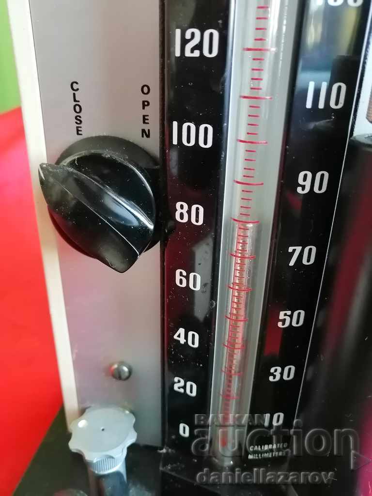 Licitație Aparat medical vechi, rar, cu mercur, pentru tensiune arterială