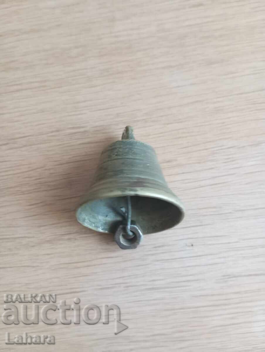 Delivery of Bell, chan, clap Delivery of Bell, chan, clap