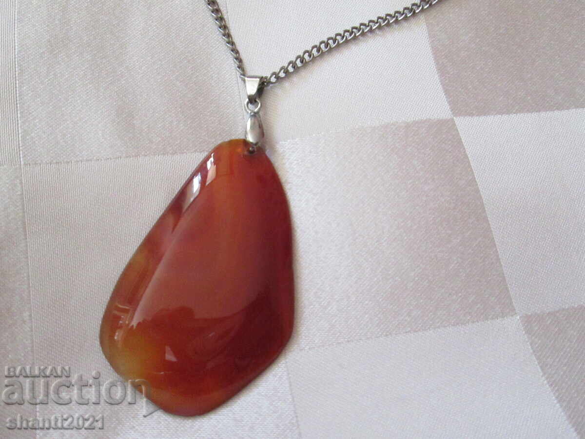 Γυναικείο κολιέ με μεγάλο μενταγιόν από Καρνεόλιο