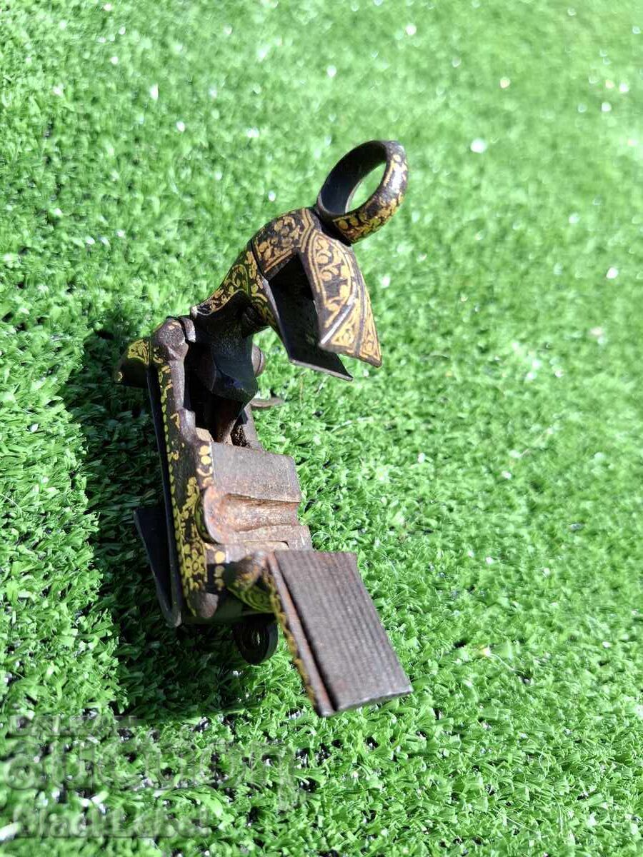 Auction  Flint mechanism