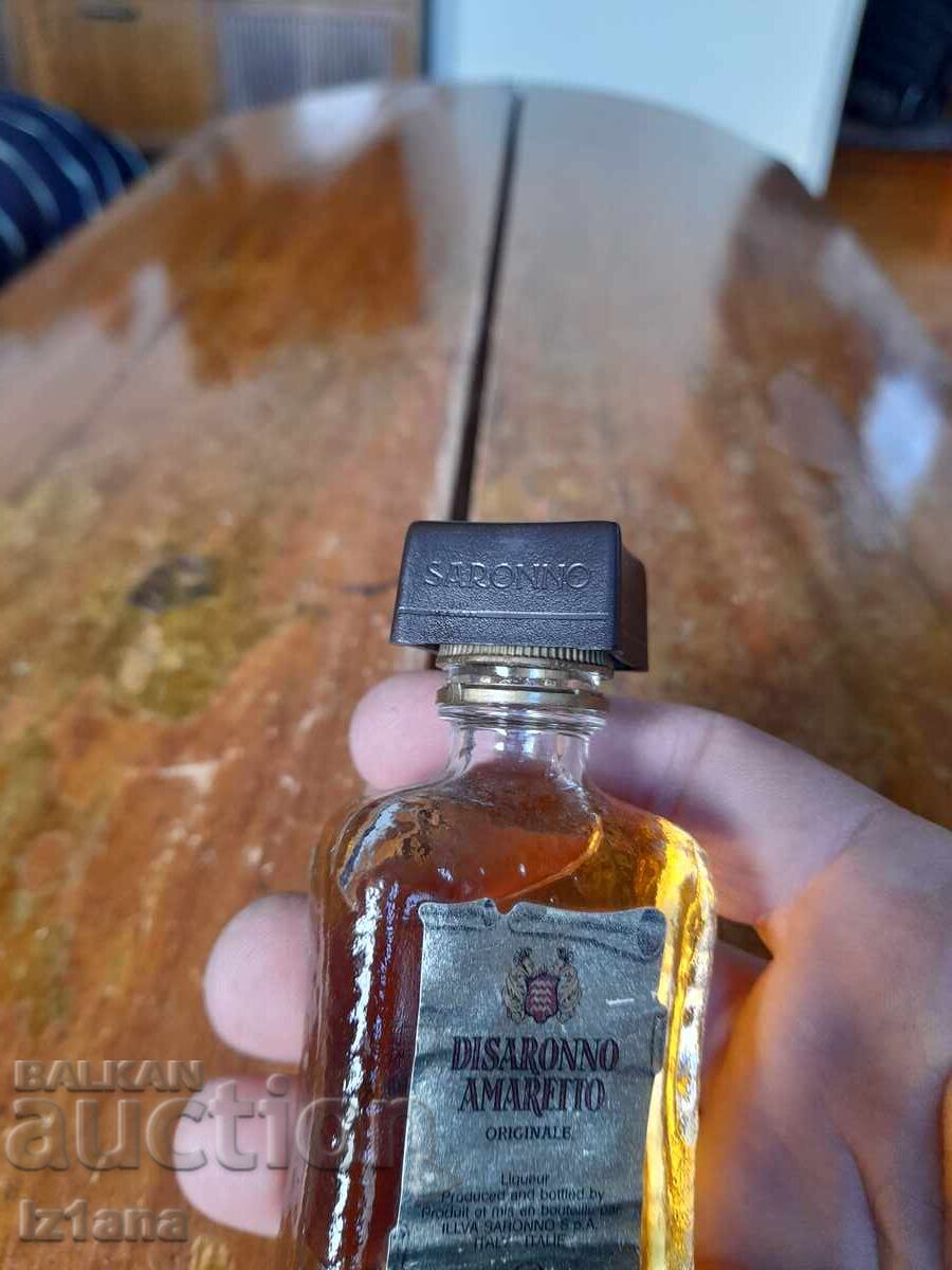 Δημοπρασία Παλιό μπουκάλι λικέρ Disaronno Amaretto Δημοπρασία Παλιό μπουκάλι λικέρ Disaronno Amaretto