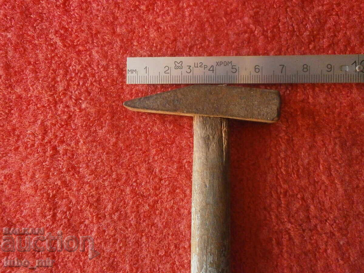 CIOCAN MIC VECHI cu preț € 2.05 | 4.01 BGN