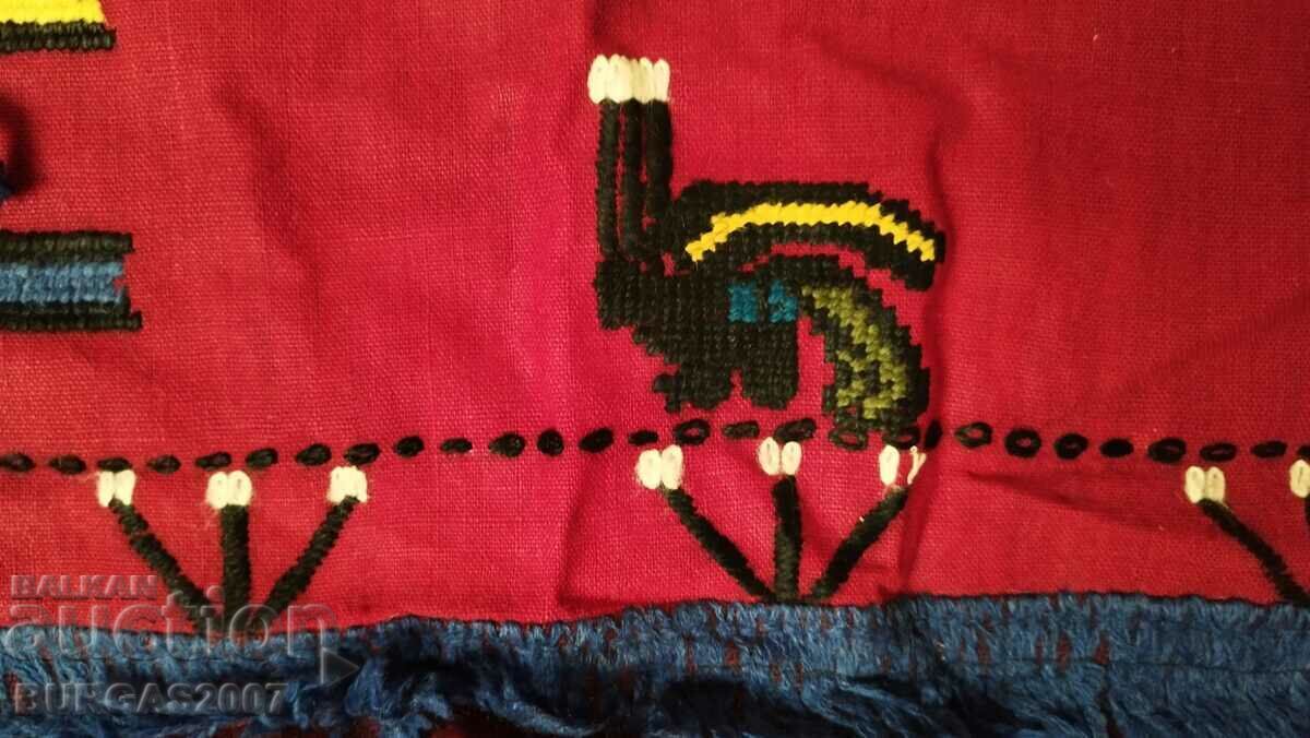 Delivery of Old woven, embroidered apron - 4