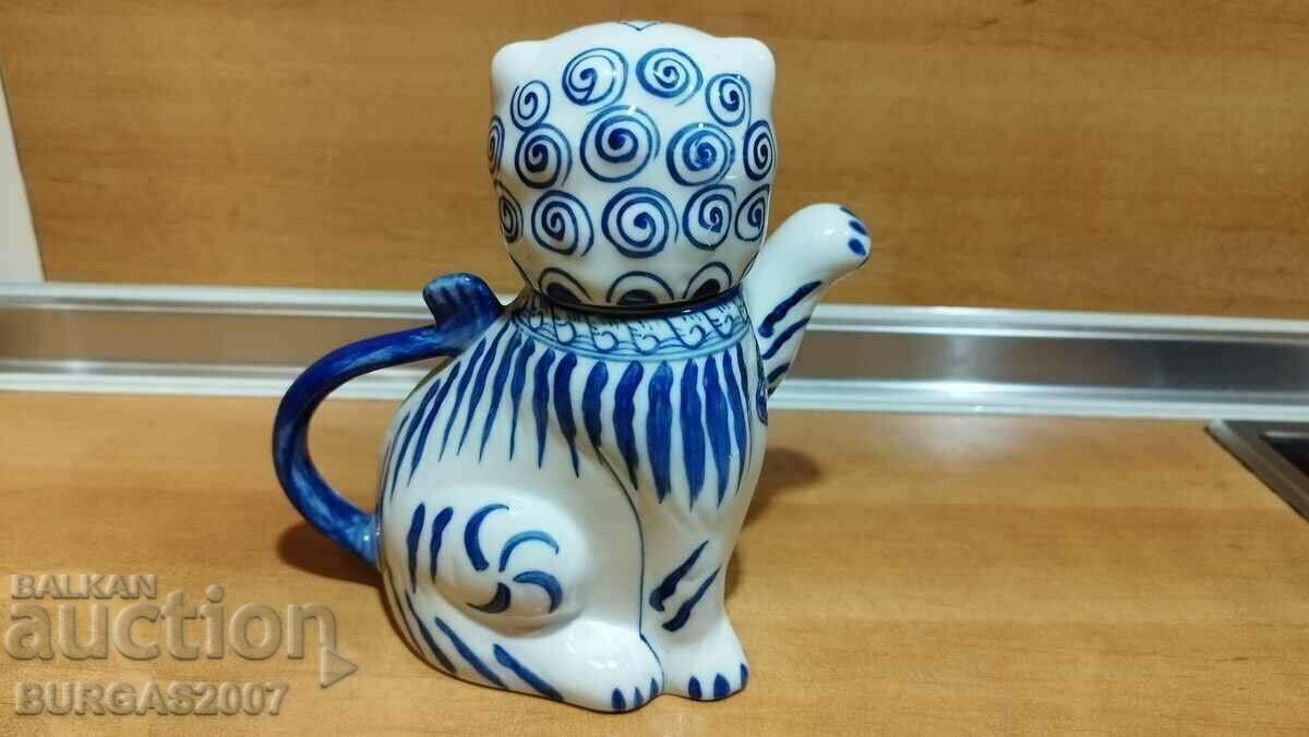 Porcelain teapot, cat with price 40.00 BGN | € 20.45 Porcelain teapot, cat with price 40.00 BGN | € 20.45