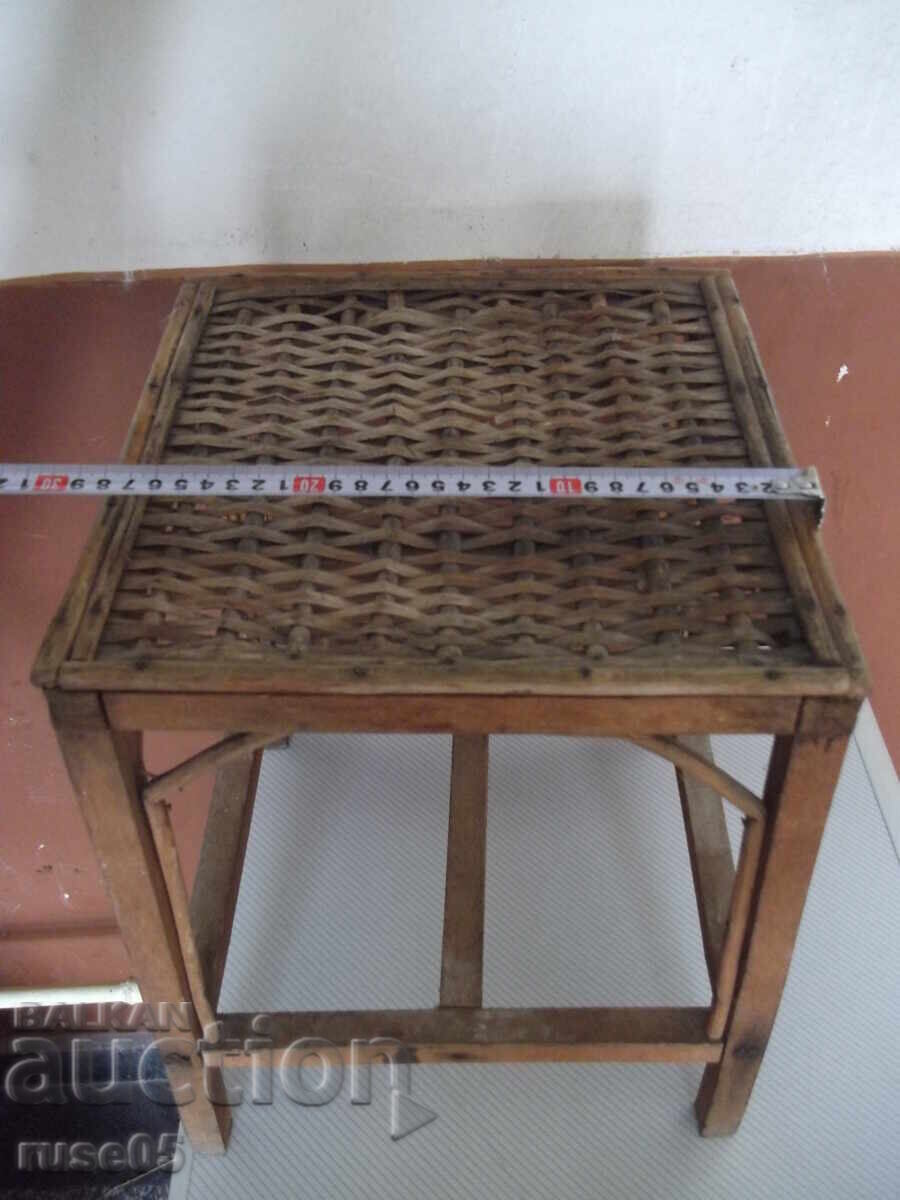 Τραπέζι ξύλινο πλεχτό παλιό με τιμή 20.00 BGN | € 10.23