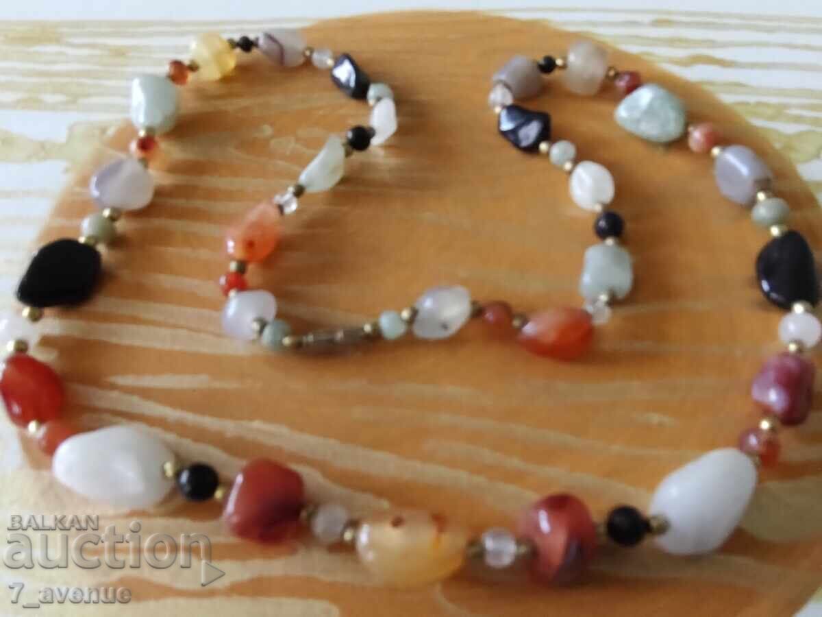 Παράδοση Κολιέ, πολυτέλεια και ομορφιά, φυσικά πετράδια 1.05..25