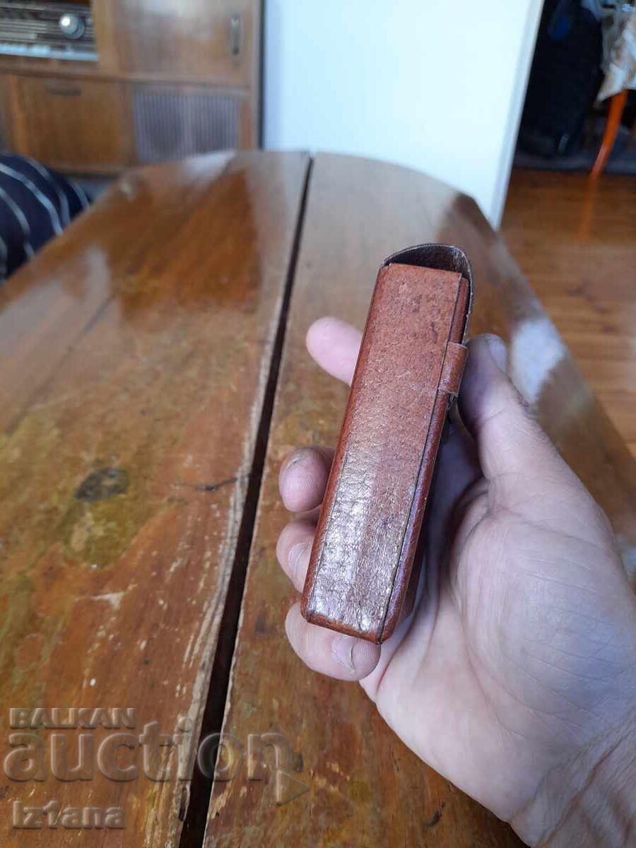 Аукцион Стара кожена табакера за цигари,калъф Аукцион Стара кожена табакера за цигари,калъф