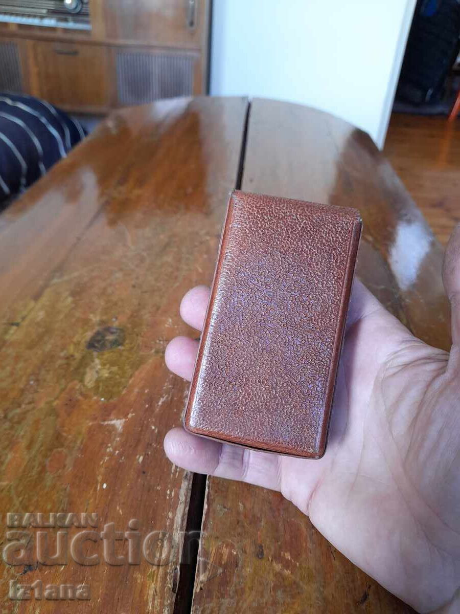 Доставка на Стара кожена табакера за цигари,калъф Доставка на Стара кожена табакера за цигари,калъф