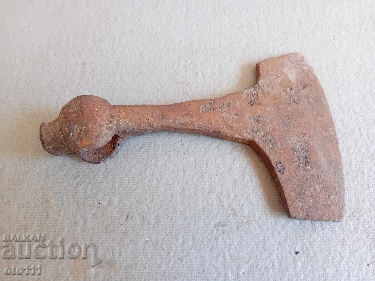 Auction  OLD BATTLE AXE