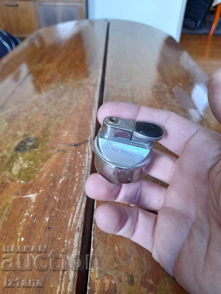 Delivery of An old lighter