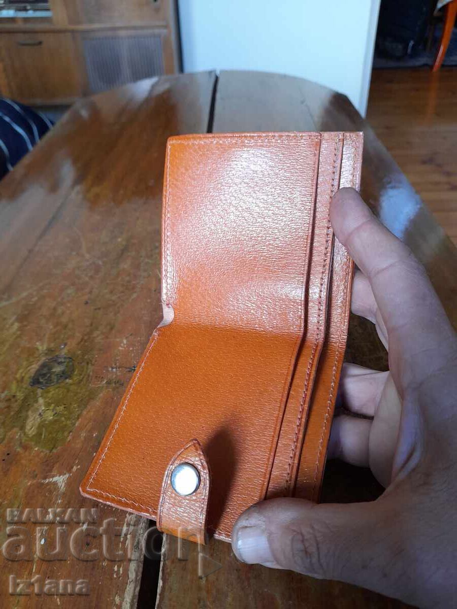 Delivery of Old purse, wallet