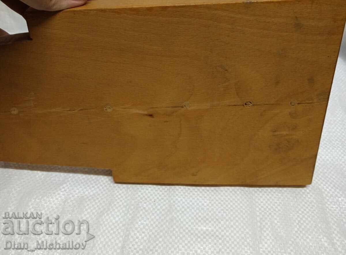 Παράδοση Χάλκινο ανάγλυφο του Ιορδάνη Λιουτιμπρόντσκι