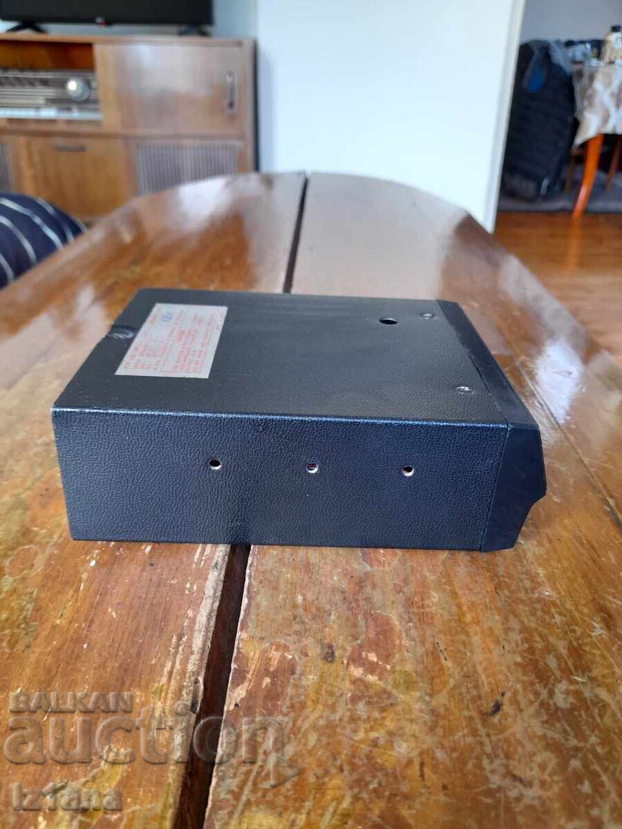 Old Dynax car radio with price 55.00 BGN | € 28.12 Old Dynax car radio with price 55.00 BGN | € 28.12