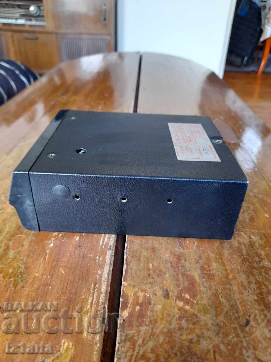 Delivery of Old Dynax car radio Delivery of Old Dynax car radio