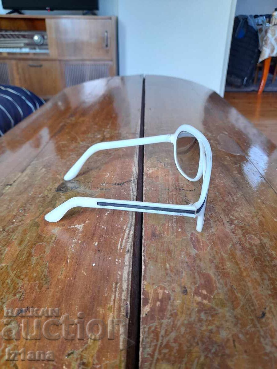 Ochelari de soare Adidas vechi, Adidas cu preț 75.00 BGN | € 38.35 Ochelari de soare Adidas vechi, Adidas cu preț 75.00 BGN | € 38.35